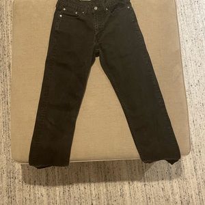 Black Wash Levi Denim Jean - Tampered Fit
Size: 32 W x 34 L